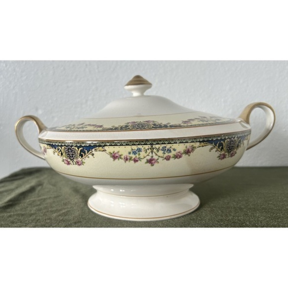 Vintage Aladdin Vegetable Serving Dish Lid Golden Handles Floral Decor 8" Beauty